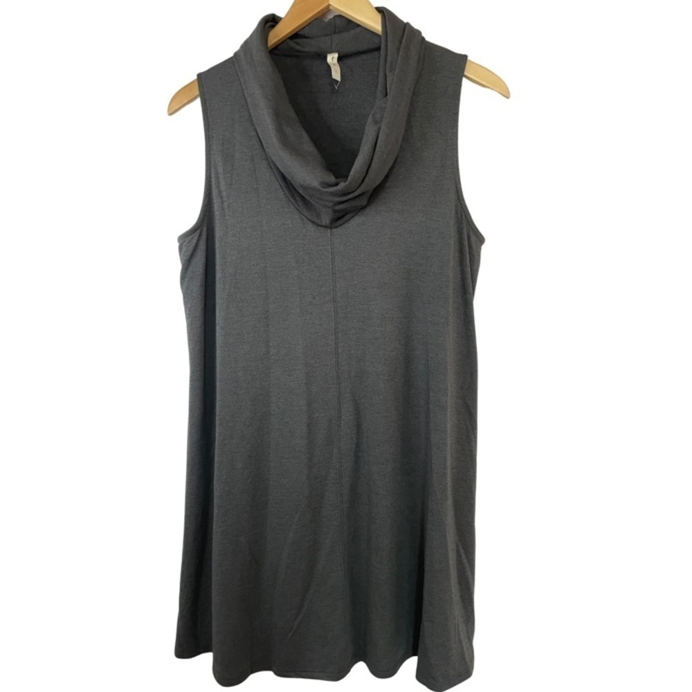 Ts gray cowl neckline shift dress. Cute and simple great for Fall or winter, L